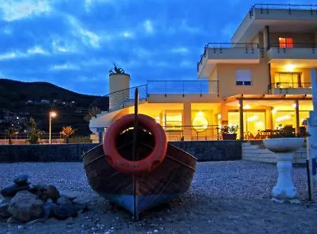 Ξενοδοχείο με διαμερίσματα Sole 4*