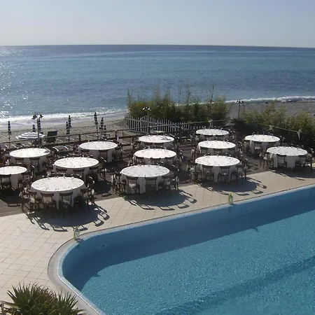 Sole Aparthotel 4*